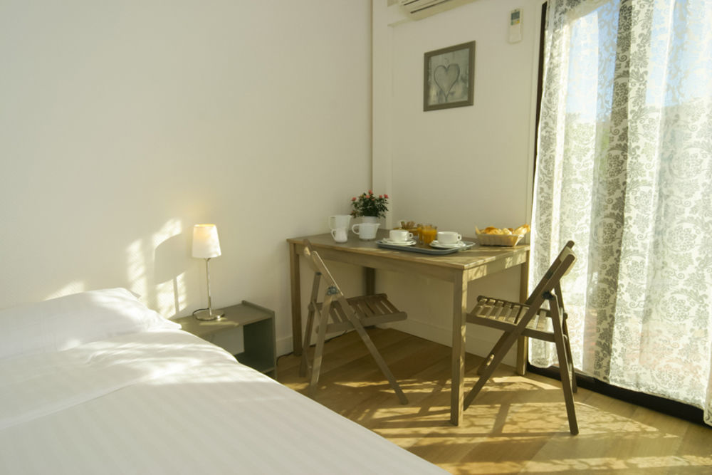 Hotel & Studios Astor Αντίμπ Εξωτερικό φωτογραφία