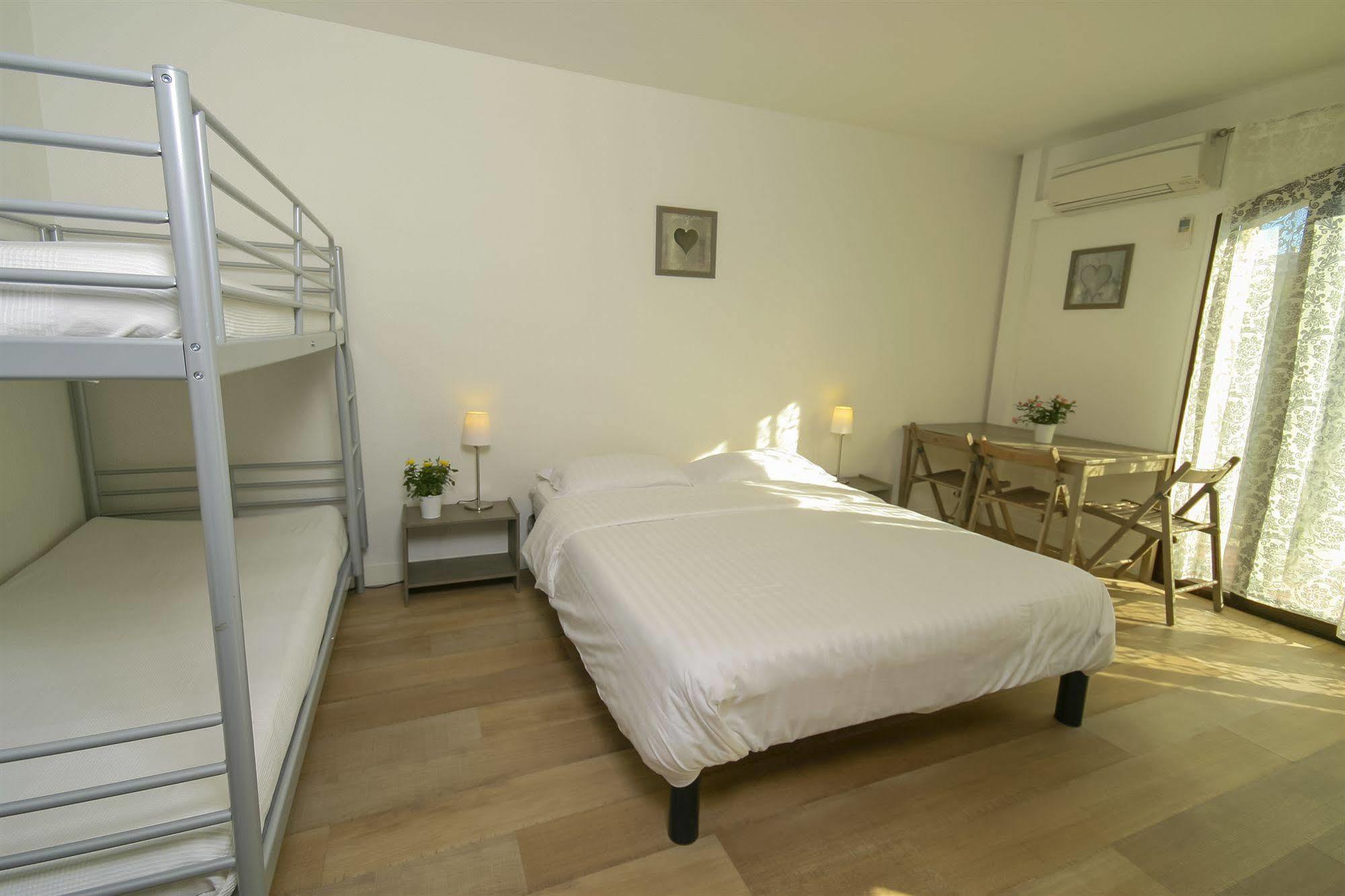 Hotel & Studios Astor Αντίμπ Εξωτερικό φωτογραφία